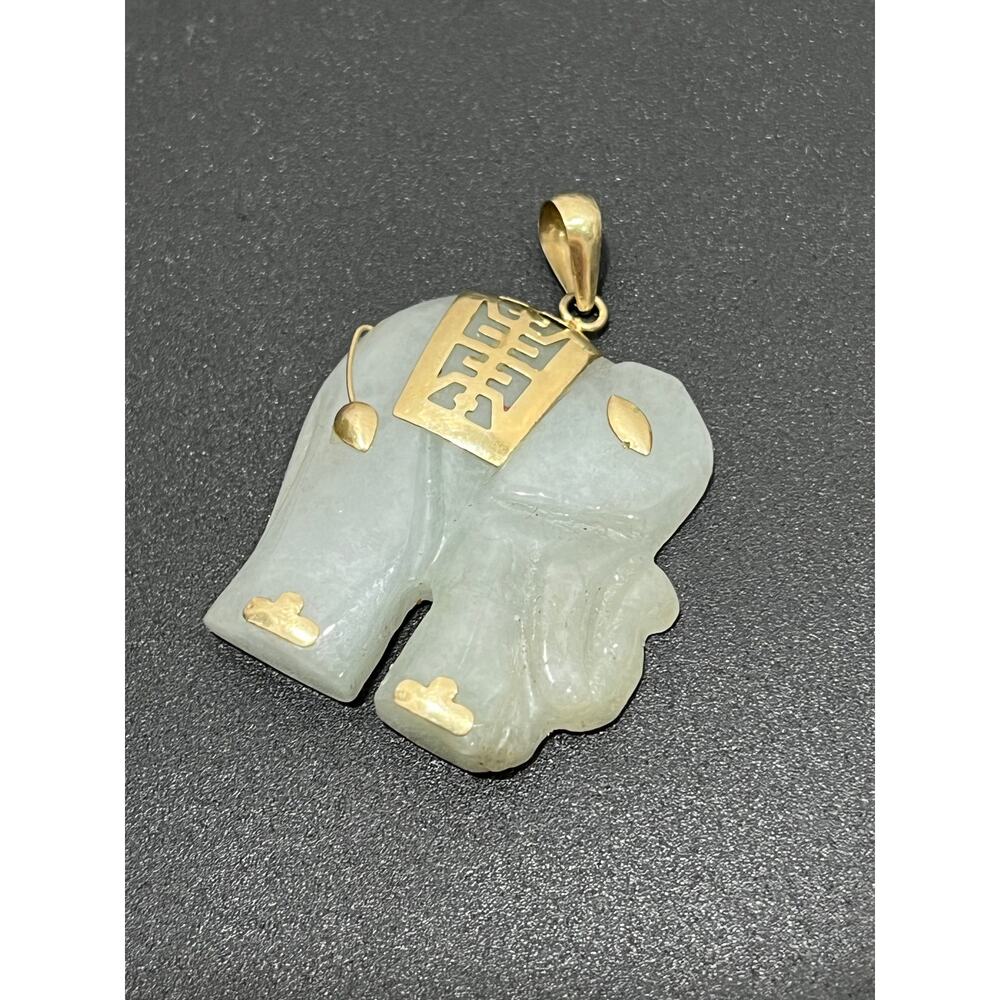 14k Jade Elephant Pendant